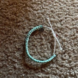 Puria Vida bracelets